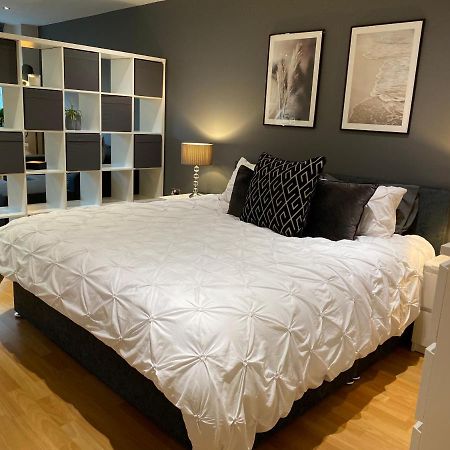City Centre Modern Studio Apartment - Westone Free Wifi, Gym Access, Netflix Шефилд Экстерьер фото